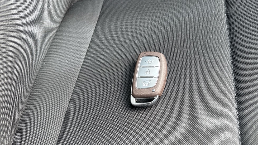 Hyundai BAYON 1.0 TGDi [90] Tech Line 5dr DCT Petrol Hatchback - Image 20