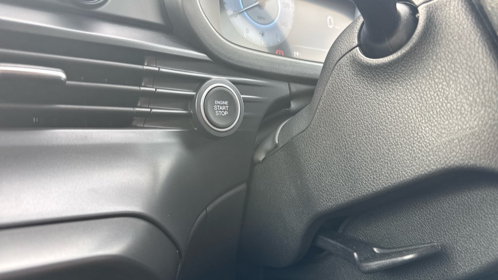 Hyundai BAYON 1.0 TGDi [90] Tech Line 5dr DCT Petrol Hatchback - Image 31