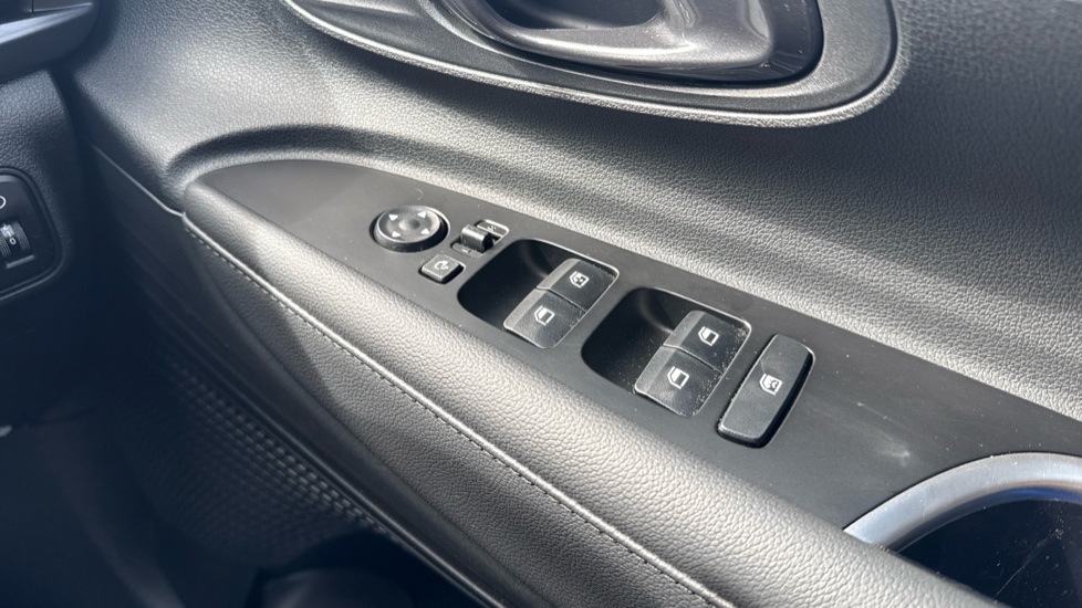 Hyundai BAYON 1.0 TGDi [90] Tech Line 5dr DCT Petrol Hatchback - Image 37