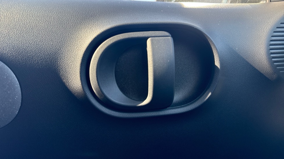 Hyundai INSTER 85kW 01 49kWh 5dr Auto Electric Hatchback - Image 22