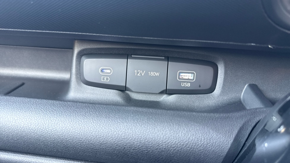 Hyundai INSTER 85kW 01 49kWh 5dr Auto Electric Hatchback - Image 24