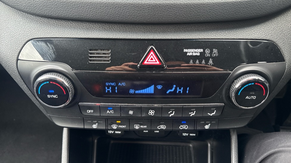 Hyundai TUCSON 1.6 GDi Blue Drive SE Nav 5dr 2WD Petrol Estate - Image 29