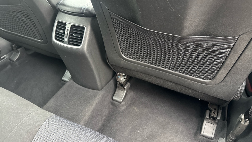 Hyundai TUCSON 1.6 GDi Blue Drive SE Nav 5dr 2WD Petrol Estate - Image 44