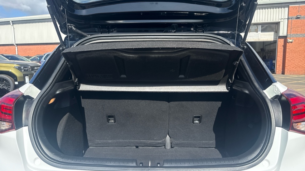 Hyundai i20 1.2 MPi Play 5dr Petrol Hatchback - Image 4