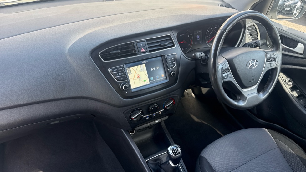 Hyundai i20 1.2 MPi Play 5dr Petrol Hatchback - Image 9