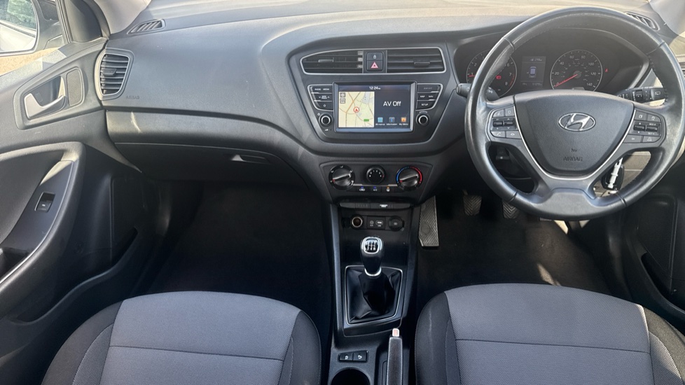 Hyundai i20 1.2 MPi Play 5dr Petrol Hatchback - Image 10