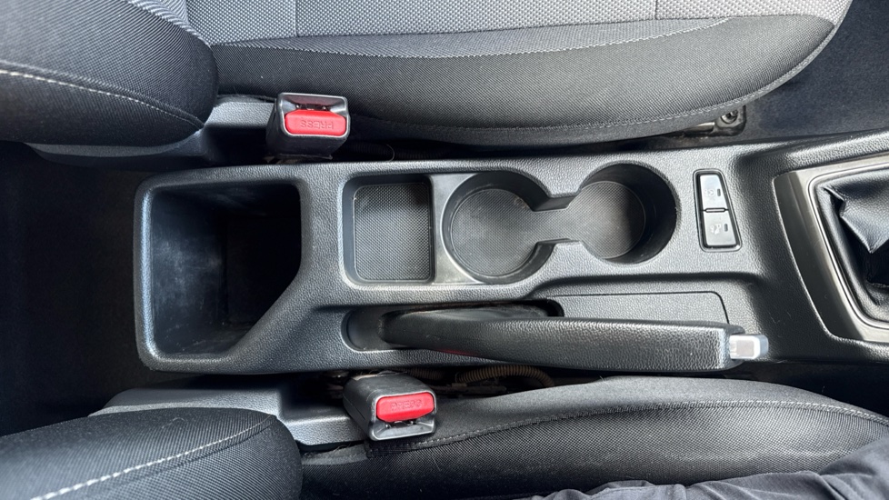 Hyundai i20 1.2 MPi Play 5dr Petrol Hatchback - Image 30