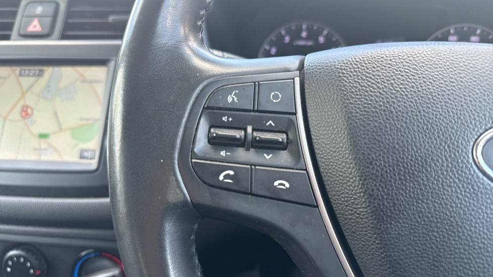 Hyundai i20 1.2 MPi Play 5dr Petrol Hatchback - Image 33
