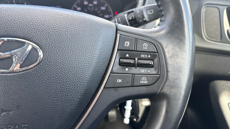 Hyundai i20 1.2 MPi Play 5dr Petrol Hatchback - Image 34