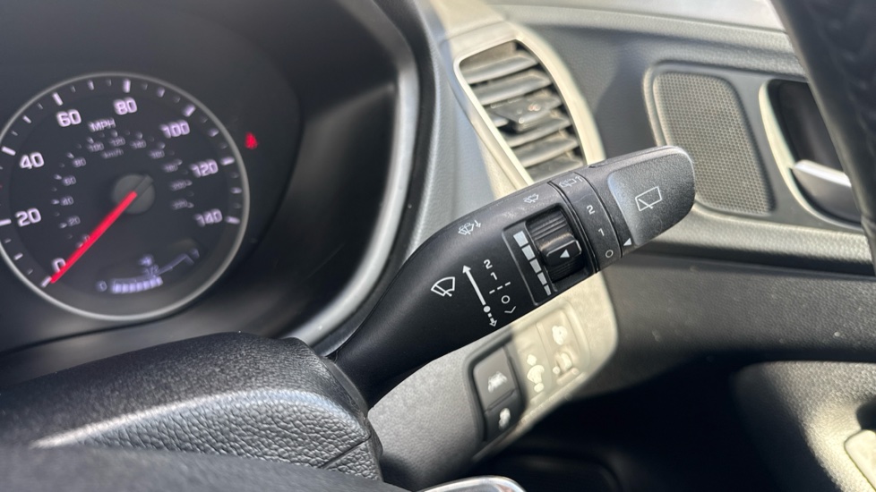 Hyundai i20 1.2 MPi Play 5dr Petrol Hatchback - Image 35