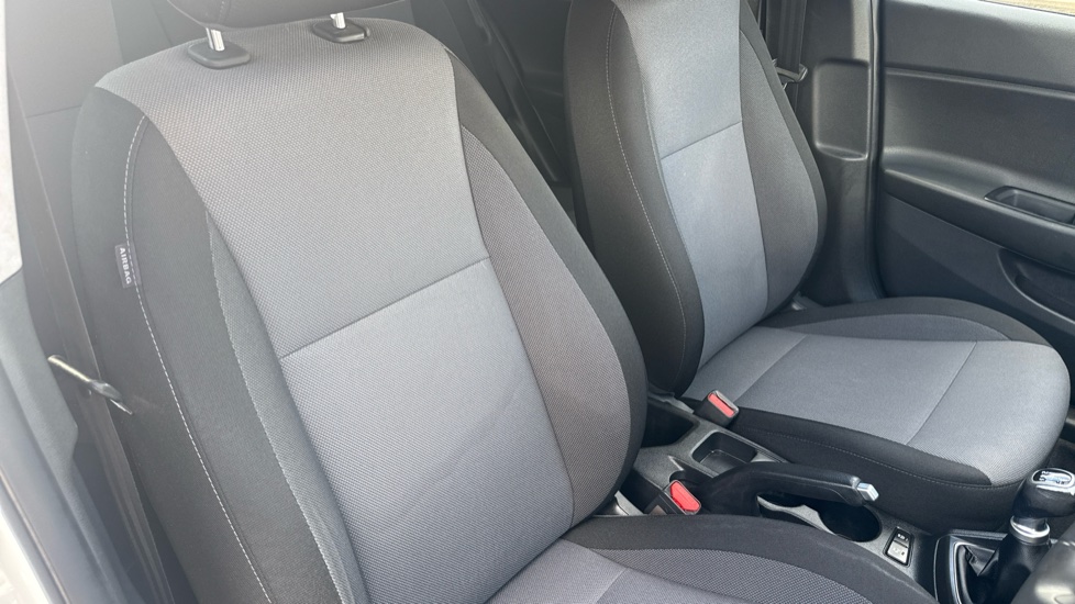 Hyundai i20 1.2 MPi Play 5dr Petrol Hatchback - Image 39