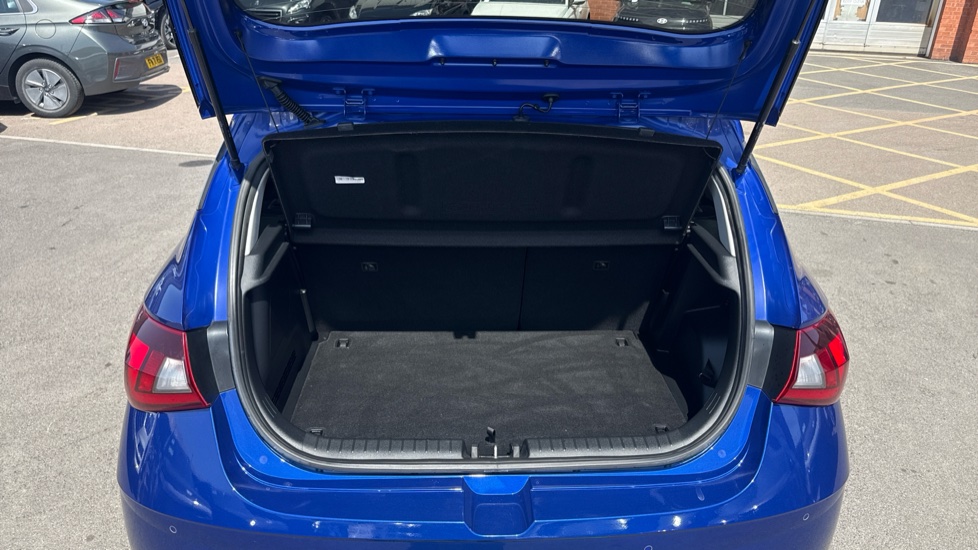 Hyundai i20 1.0T GDi 48V MHD Premium 5dr Petrol Hatchback - Image 4