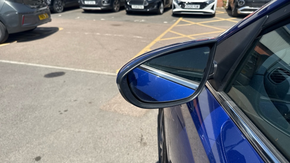 Hyundai i20 1.0T GDi 48V MHD Premium 5dr Petrol Hatchback - Image 39