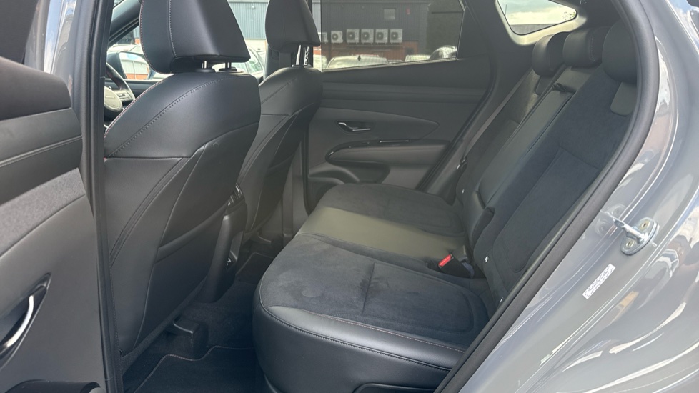 Hyundai TUCSON 1.6T 239 Hybrid N Line Edition 5dr Auto Hybrid Estate - Image 16