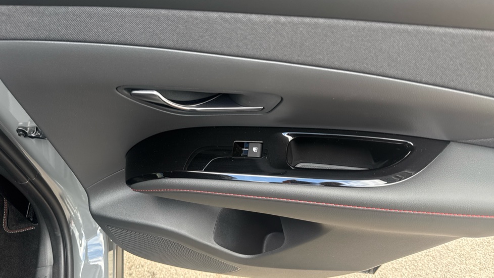Hyundai TUCSON 1.6T 239 Hybrid N Line Edition 5dr Auto Hybrid Estate - Image 42