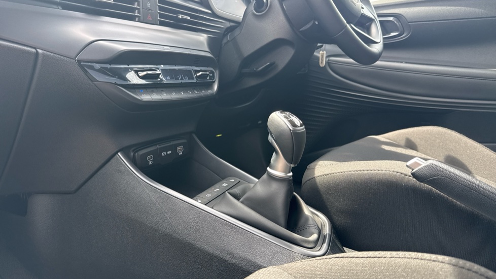 Hyundai i20 1.0T GDi Premium 5dr Petrol Hatchback - Image 13
