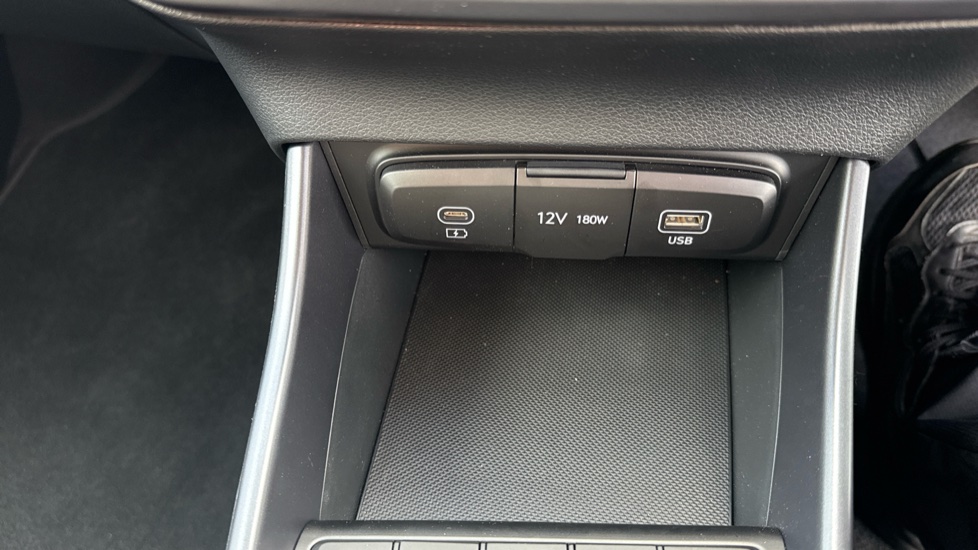Hyundai i20 1.0T GDi Premium 5dr Petrol Hatchback - Image 27