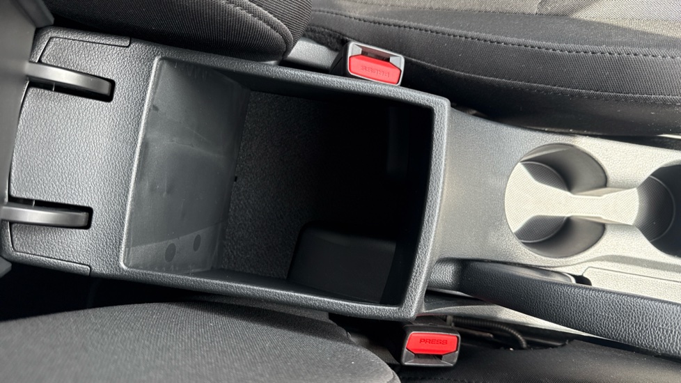 Hyundai i20 1.0T GDi Premium 5dr Petrol Hatchback - Image 31