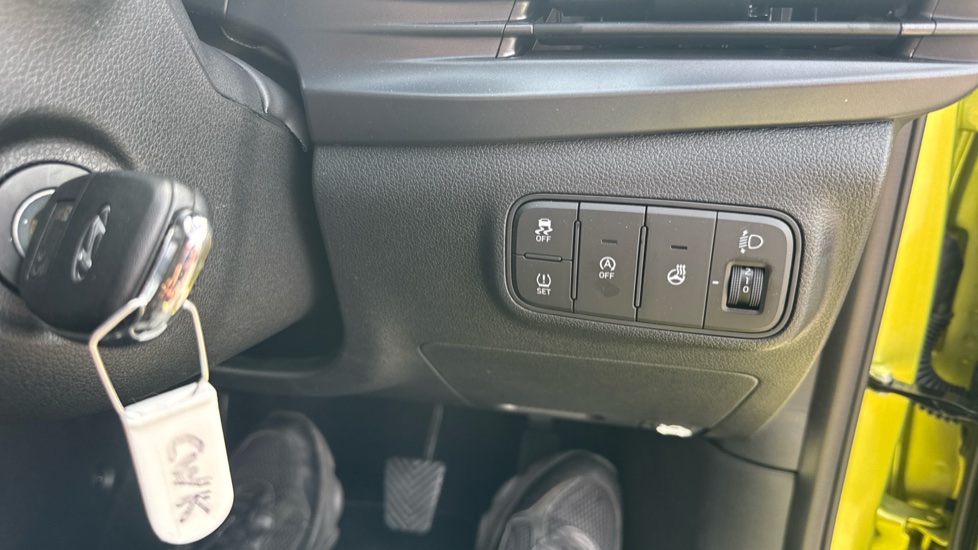 Hyundai i20 1.0T GDi Premium 5dr Petrol Hatchback - Image 35