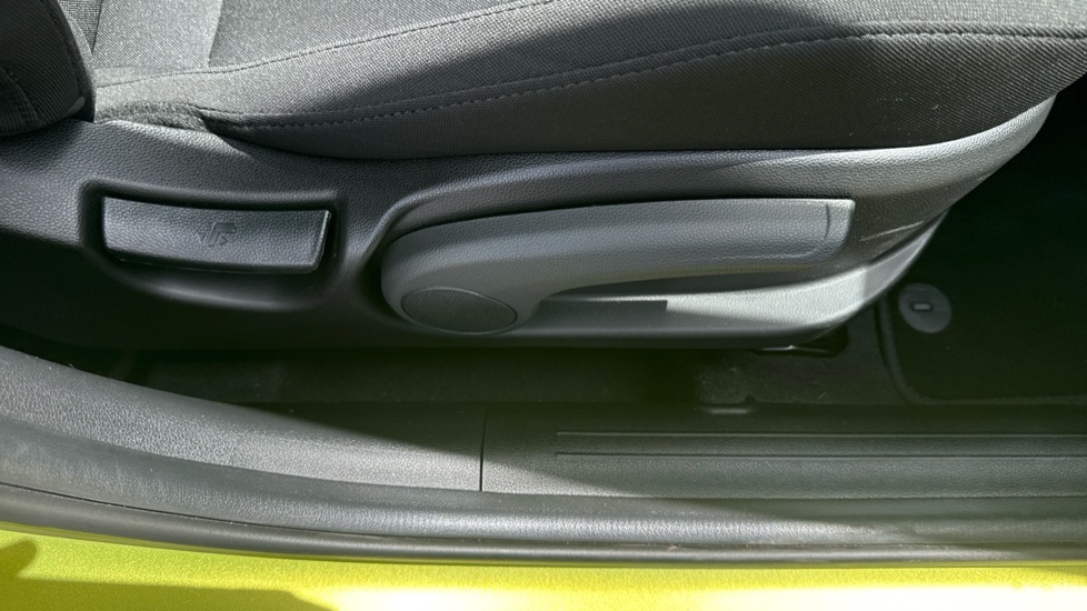 Hyundai i20 1.0T GDi Premium 5dr Petrol Hatchback - Image 37