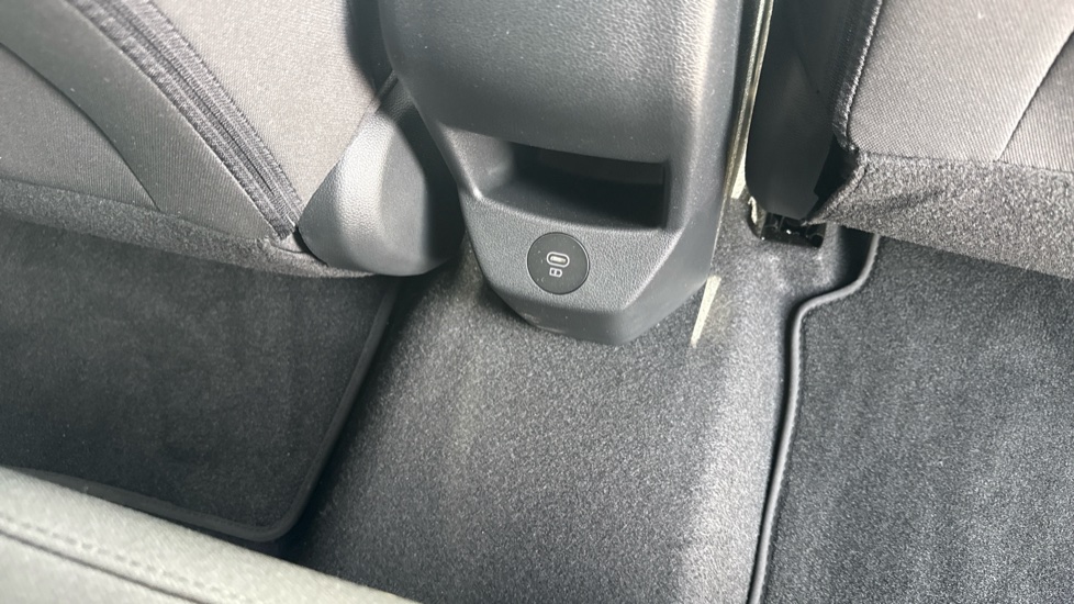 Hyundai i20 1.0T GDi Premium 5dr Petrol Hatchback - Image 40