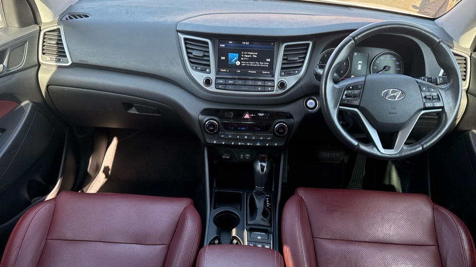 Hyundai TUCSON 1.7 CRDi Blue Drive Premium SE 5dr 2WD DCT Diesel Estate - Image 10