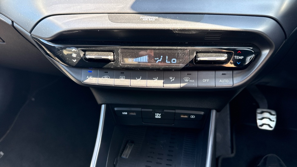 Hyundai BAYON 1.0 TGDi 48V MHEV Premium 5dr Petrol Hatchback - Image 30