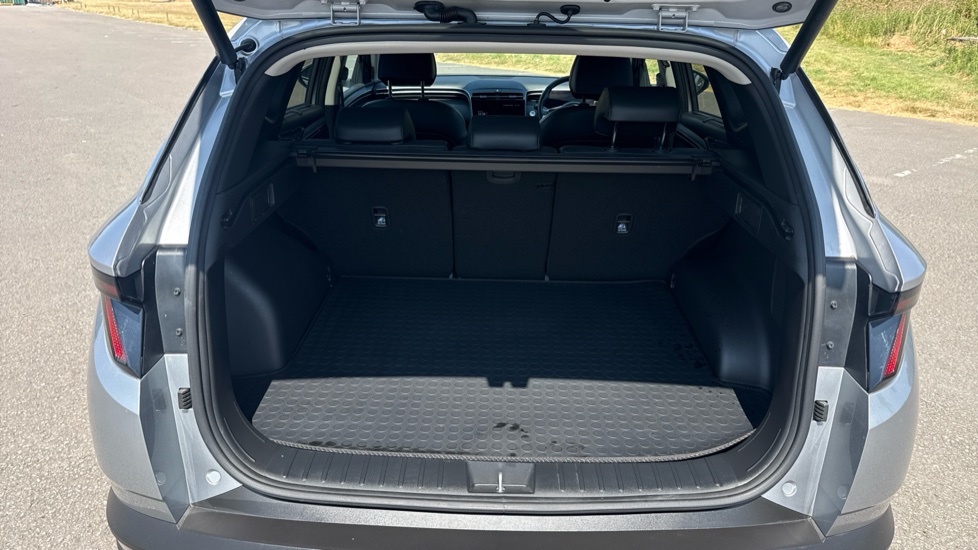 Hyundai TUCSON 1.6 TGDi 48V MHD Ultimate 5dr 2WD DCT Petrol Estate - Image 4