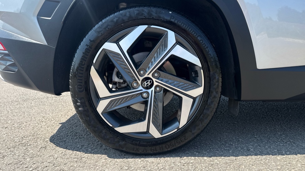 Hyundai TUCSON 1.6 TGDi 48V MHD Ultimate 5dr 2WD DCT Petrol Estate - Image 7
