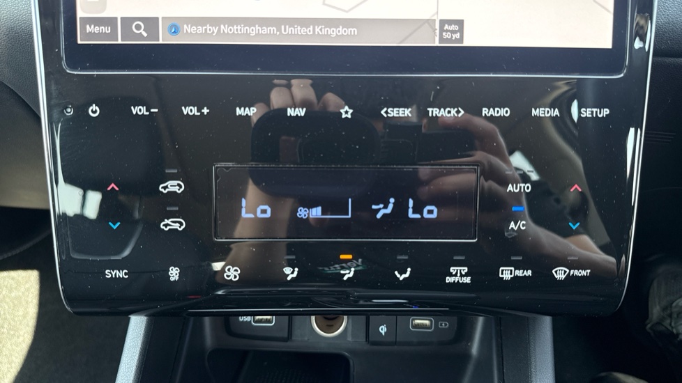 Hyundai TUCSON 1.6 TGDi 48V MHD Ultimate 5dr 2WD DCT Petrol Estate - Image 26