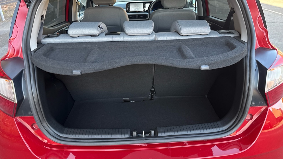 Hyundai i10 1.2 MPi Premium 5dr Auto Petrol Hatchback - Image 4