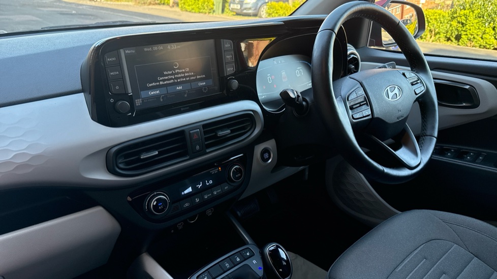 Hyundai i10 1.2 MPi Premium 5dr Auto Petrol Hatchback - Image 9