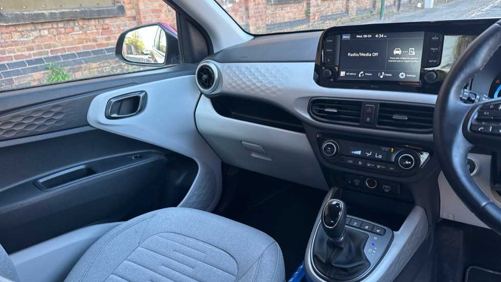 Hyundai i10 1.2 MPi Premium 5dr Auto Petrol Hatchback - Image 14