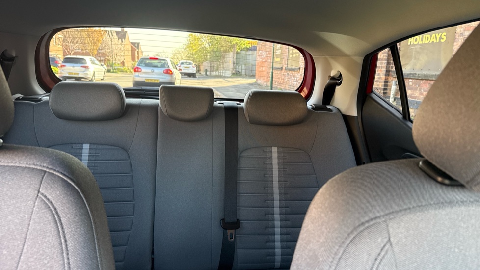 Hyundai i10 1.2 MPi Premium 5dr Auto Petrol Hatchback - Image 15