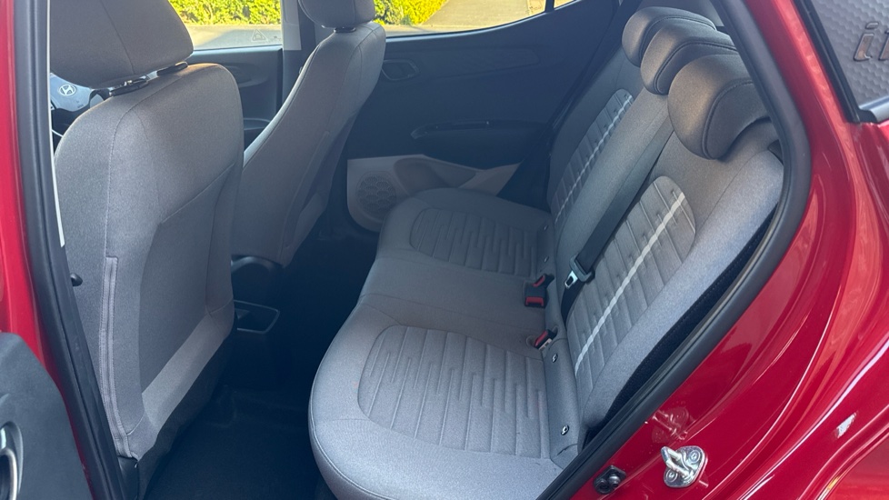 Hyundai i10 1.2 MPi Premium 5dr Auto Petrol Hatchback - Image 16