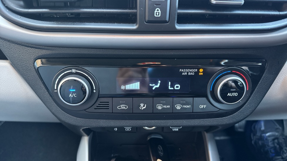 Hyundai i10 1.2 MPi Premium 5dr Auto Petrol Hatchback - Image 24