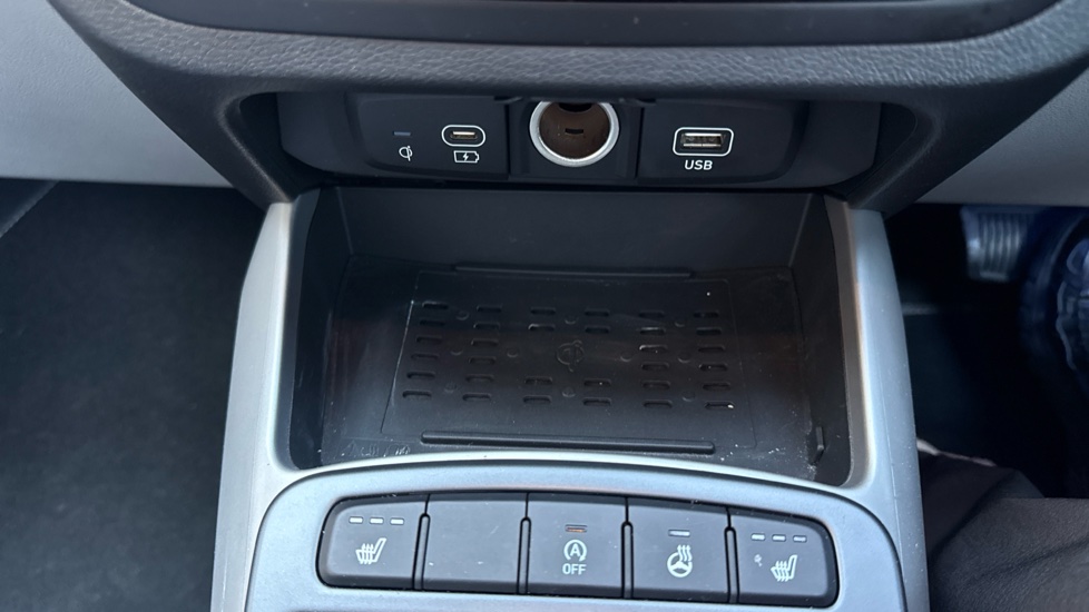 Hyundai i10 1.2 MPi Premium 5dr Auto Petrol Hatchback - Image 25