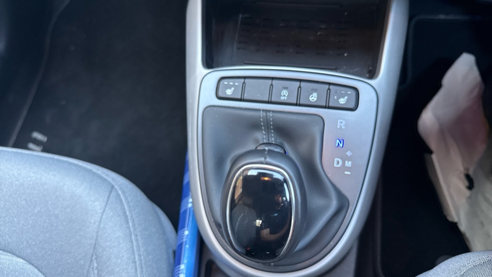 Hyundai i10 1.2 MPi Premium 5dr Auto Petrol Hatchback - Image 26