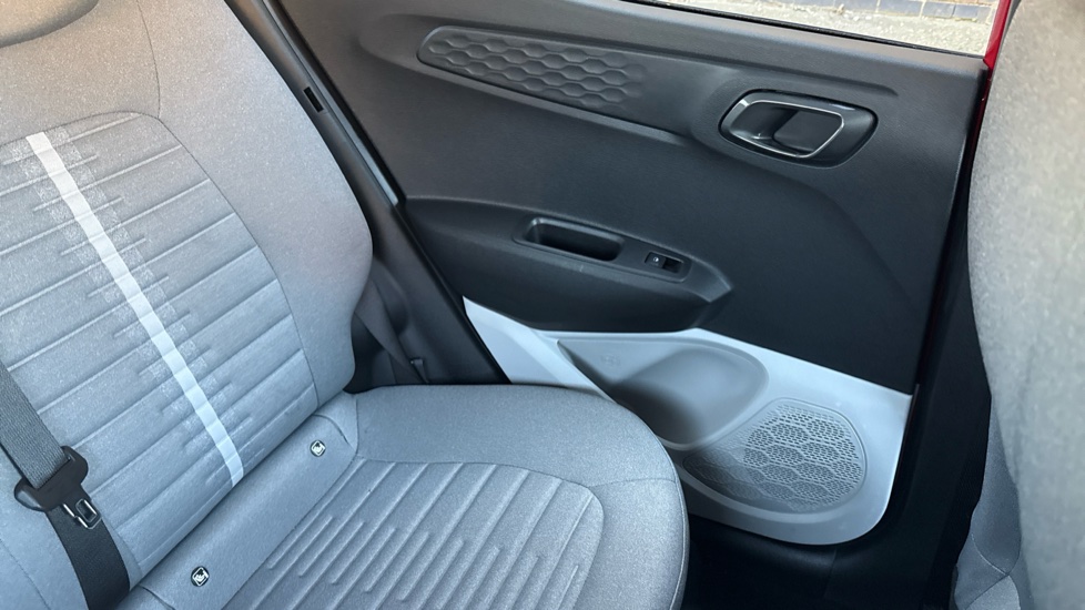 Hyundai i10 1.2 MPi Premium 5dr Auto Petrol Hatchback - Image 33