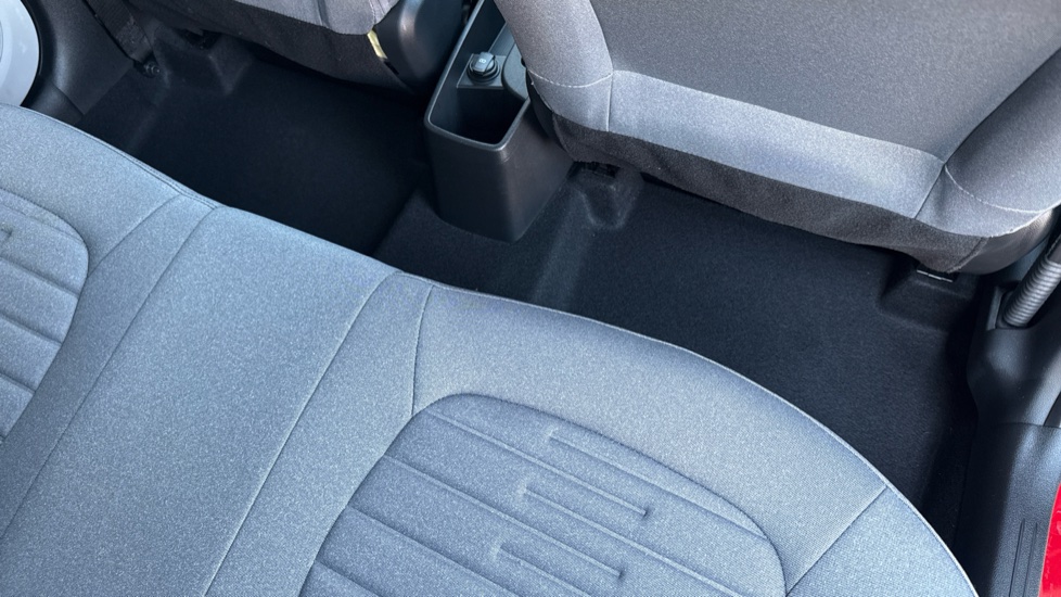 Hyundai i10 1.2 MPi Premium 5dr Auto Petrol Hatchback - Image 34
