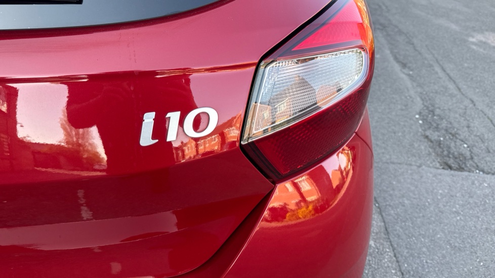 Hyundai i10 1.2 MPi Premium 5dr Auto Petrol Hatchback - Image 40