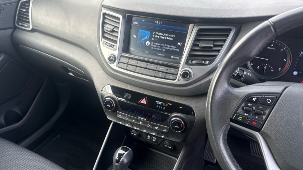 Hyundai TUCSON 1.7 CRDi Blue Drive SE Nav 5dr 2WD DCT Diesel Estate - Image 14