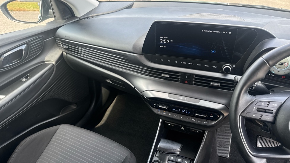 Hyundai i20 1.0T GDi 48V MHD Premium 5dr DCT Petrol Hatchback - Image 14
