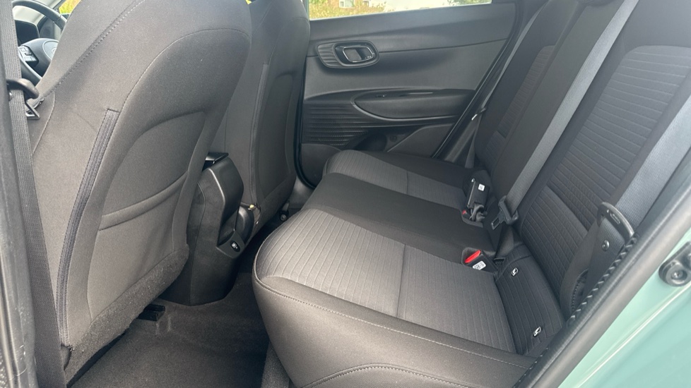 Hyundai i20 1.0T GDi 48V MHD Premium 5dr DCT Petrol Hatchback - Image 16