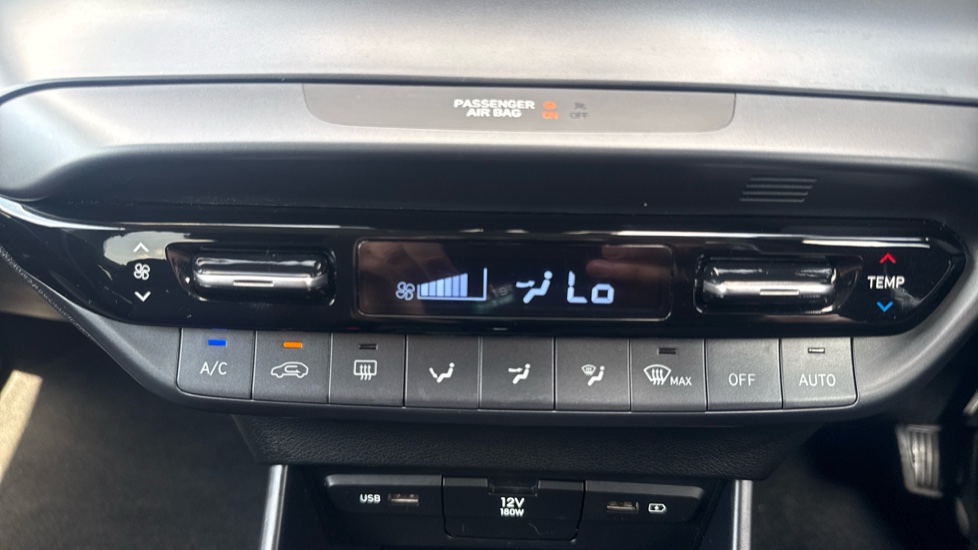 Hyundai i20 1.0T GDi 48V MHD Premium 5dr DCT Petrol Hatchback - Image 26