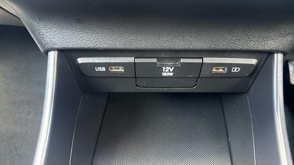 Hyundai i20 1.0T GDi 48V MHD Premium 5dr DCT Petrol Hatchback - Image 27