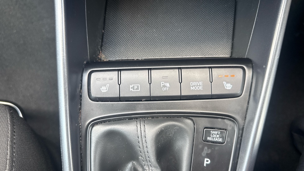 Hyundai i20 1.0T GDi 48V MHD Premium 5dr DCT Petrol Hatchback - Image 28