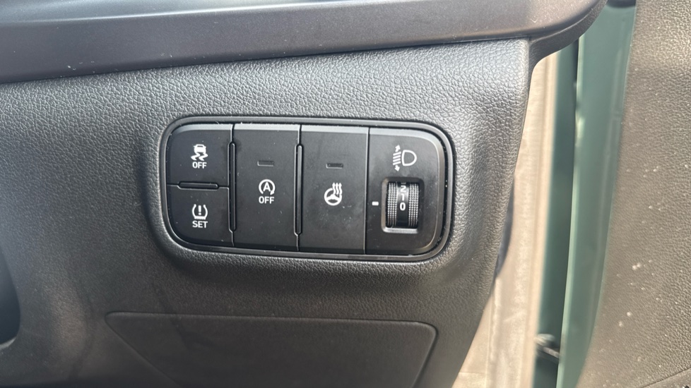 Hyundai i20 1.0T GDi 48V MHD Premium 5dr DCT Petrol Hatchback - Image 36