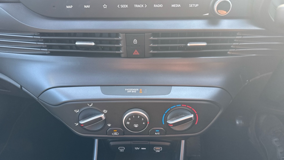 Hyundai i20 1.0T GDi Advance 5dr DCT Petrol Hatchback - Image 24