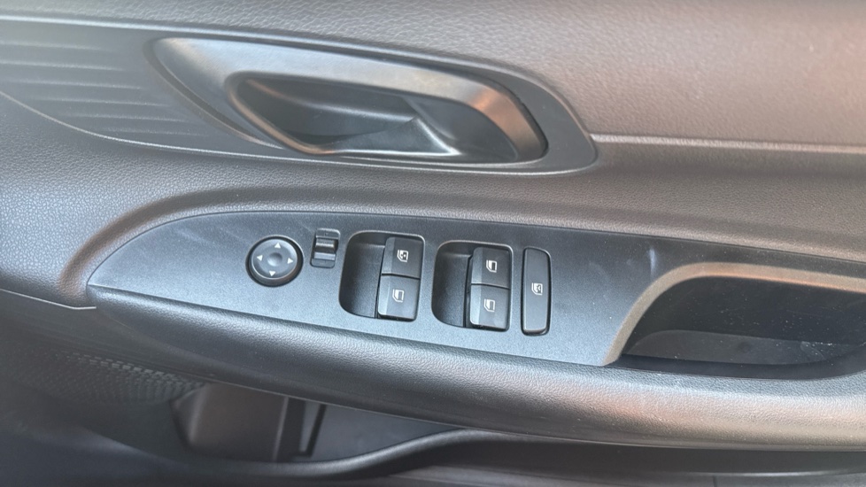 Hyundai i20 1.0T GDi Advance 5dr DCT Petrol Hatchback - Image 32
